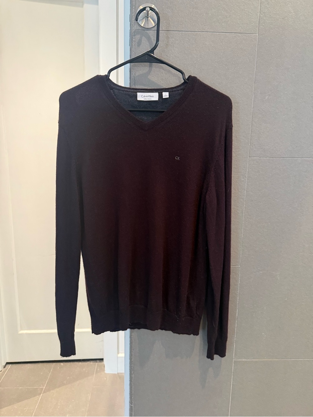 Calvin Klein Italian Merino Wool V-Neck Sweater Burgundy Men’s Large